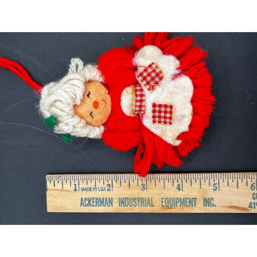 Vtg 1975 Hallmark Mrs Claus Yarn Doll Christmas Ornament Red Gingham Felt Apron